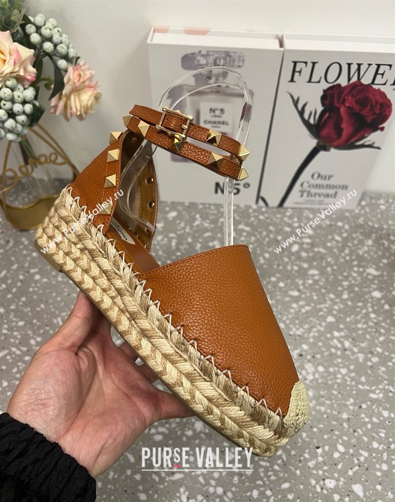 Valentino Rockstud Platform Espadrilles in Grained Calfskin with Ankle Strap Brown 2025 (JD-250426105)