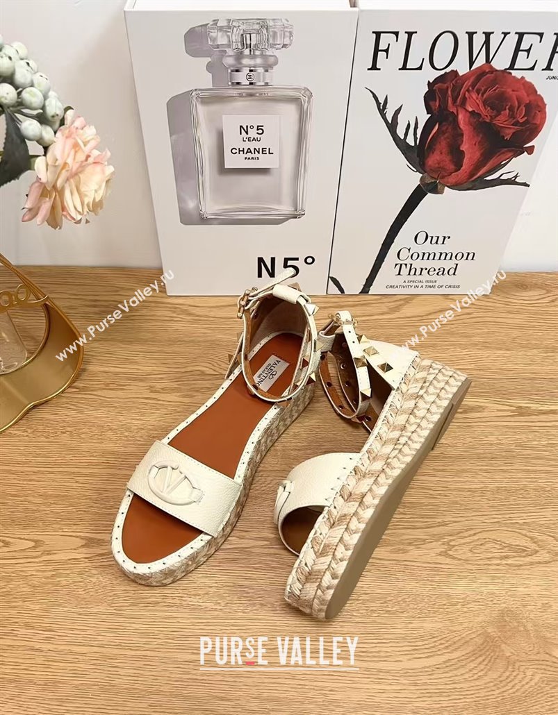 Valentino Vlogo Platform Espadrille Sandals in Grained Calfskin White 2025 0426 (JD-250426100)