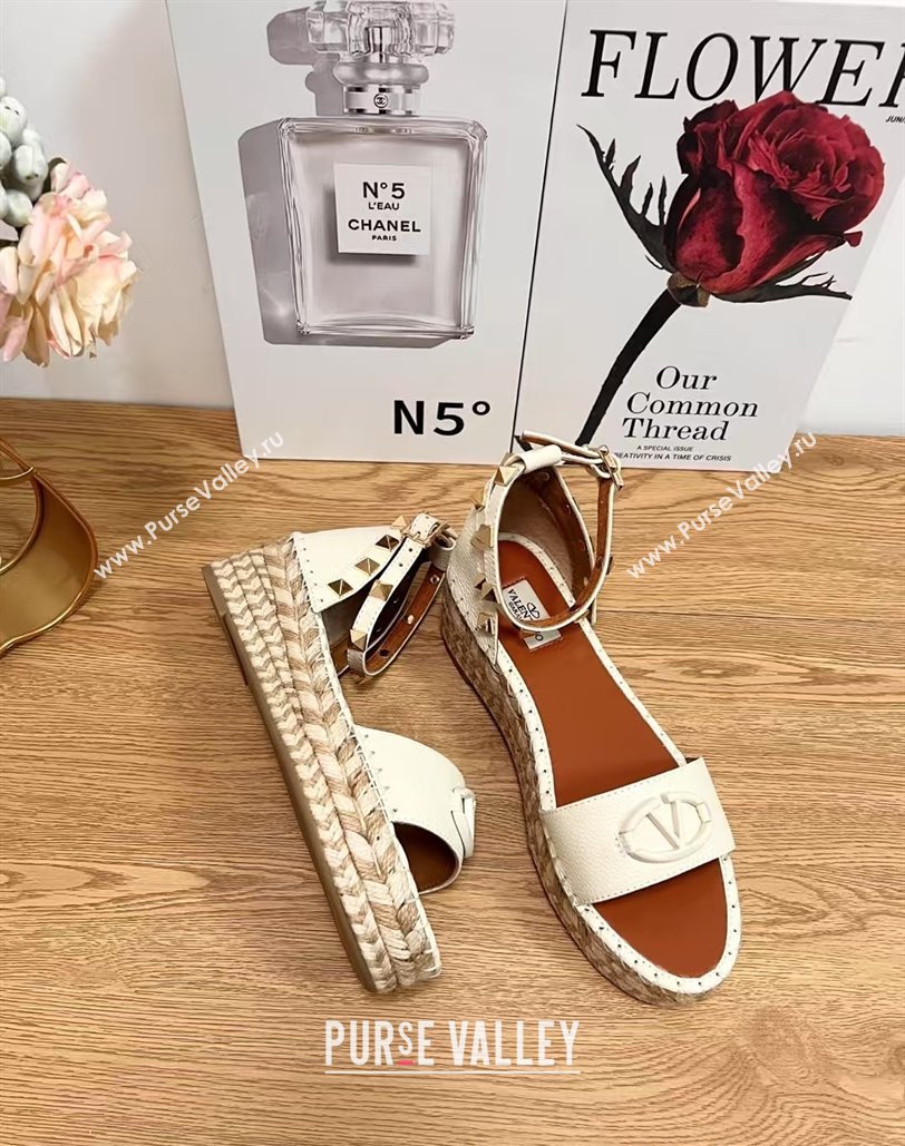 Valentino Vlogo Platform Espadrille Sandals in Grained Calfskin White 2025 0426 (JD-250426100)