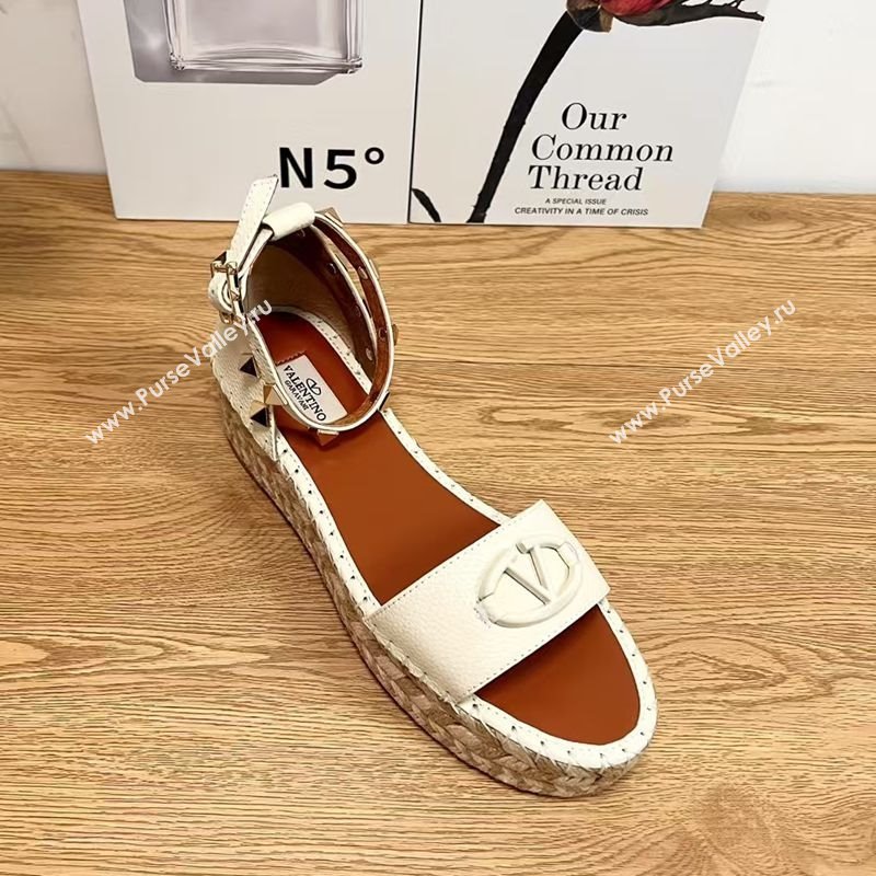 Valentino Vlogo Platform Espadrille Sandals in Grained Calfskin White 2025 0426 (JD-250426100)
