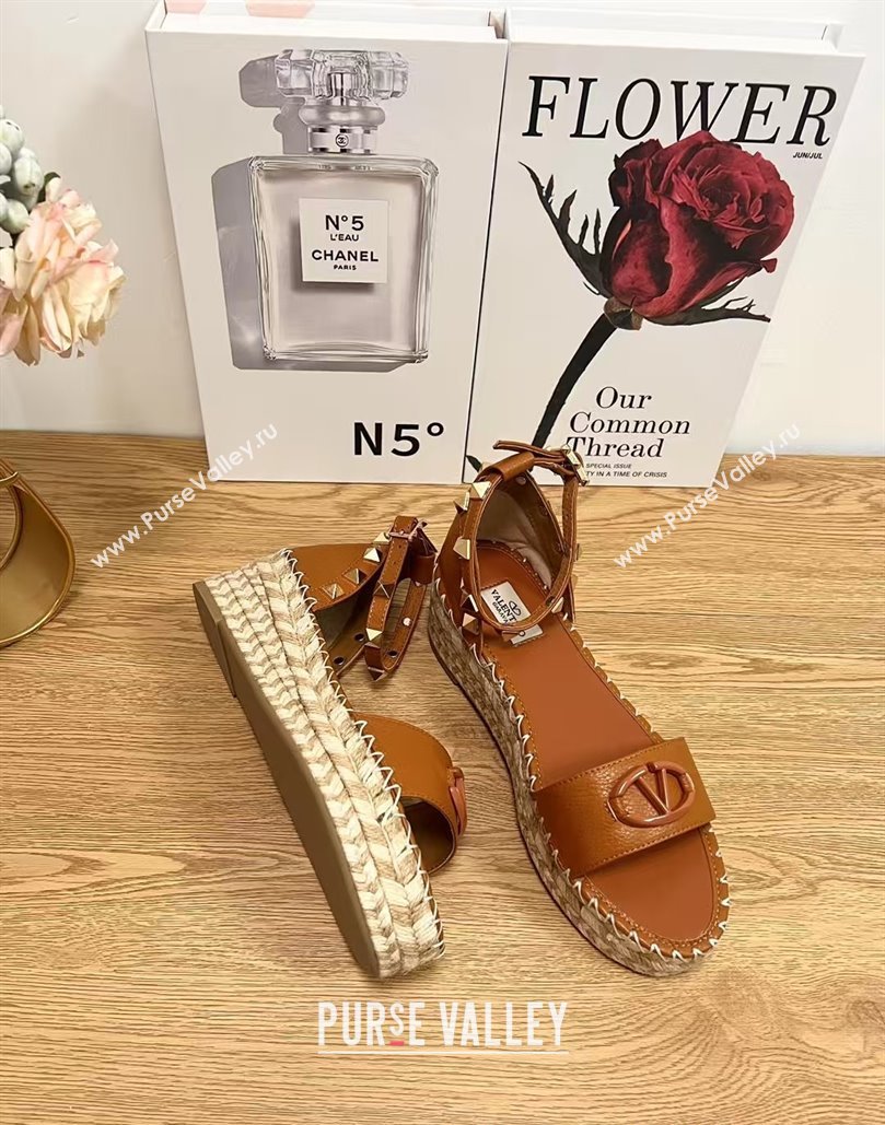 Valentino Vlogo Platform Espadrille Sandals in Grained Calfskin Brown 2025 0426 (JD-250426101)