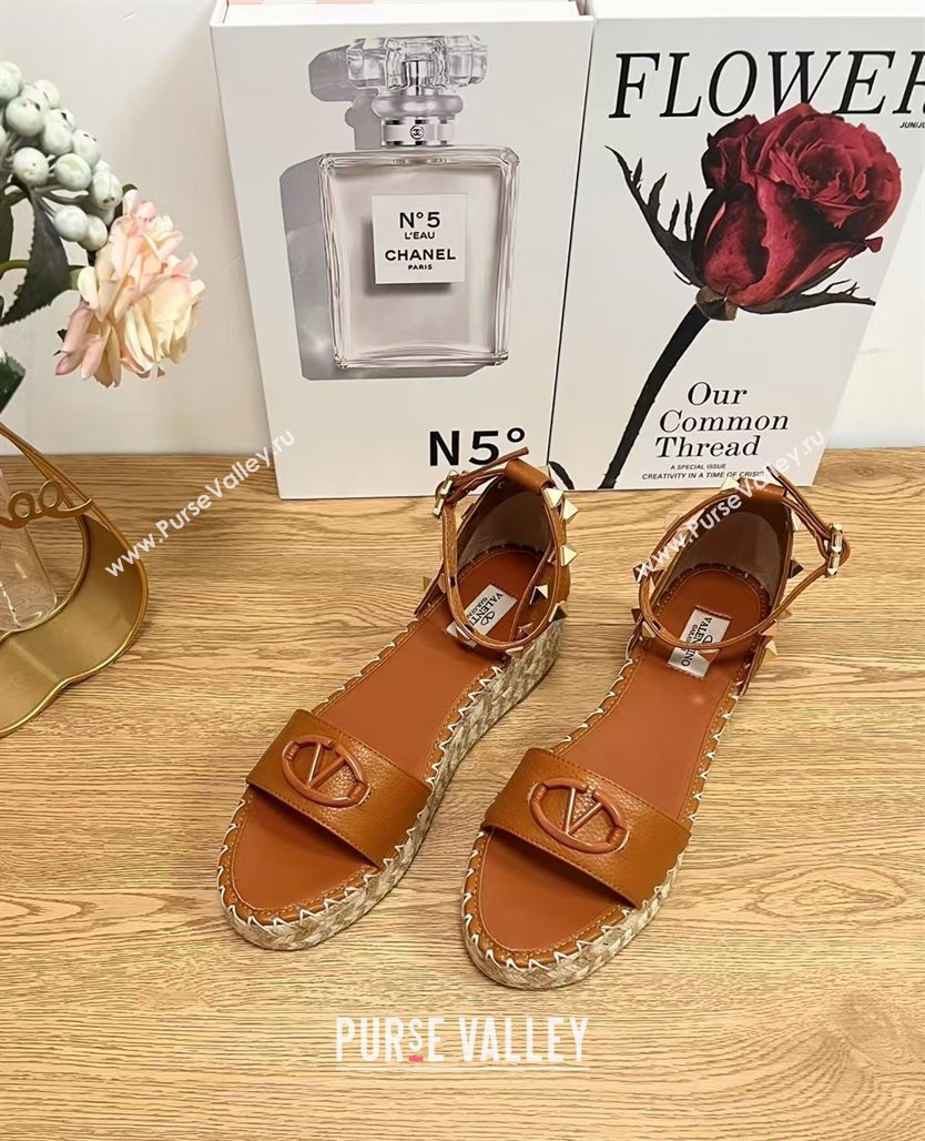 Valentino Vlogo Platform Espadrille Sandals in Grained Calfskin Brown 2025 0426 (JD-250426101)