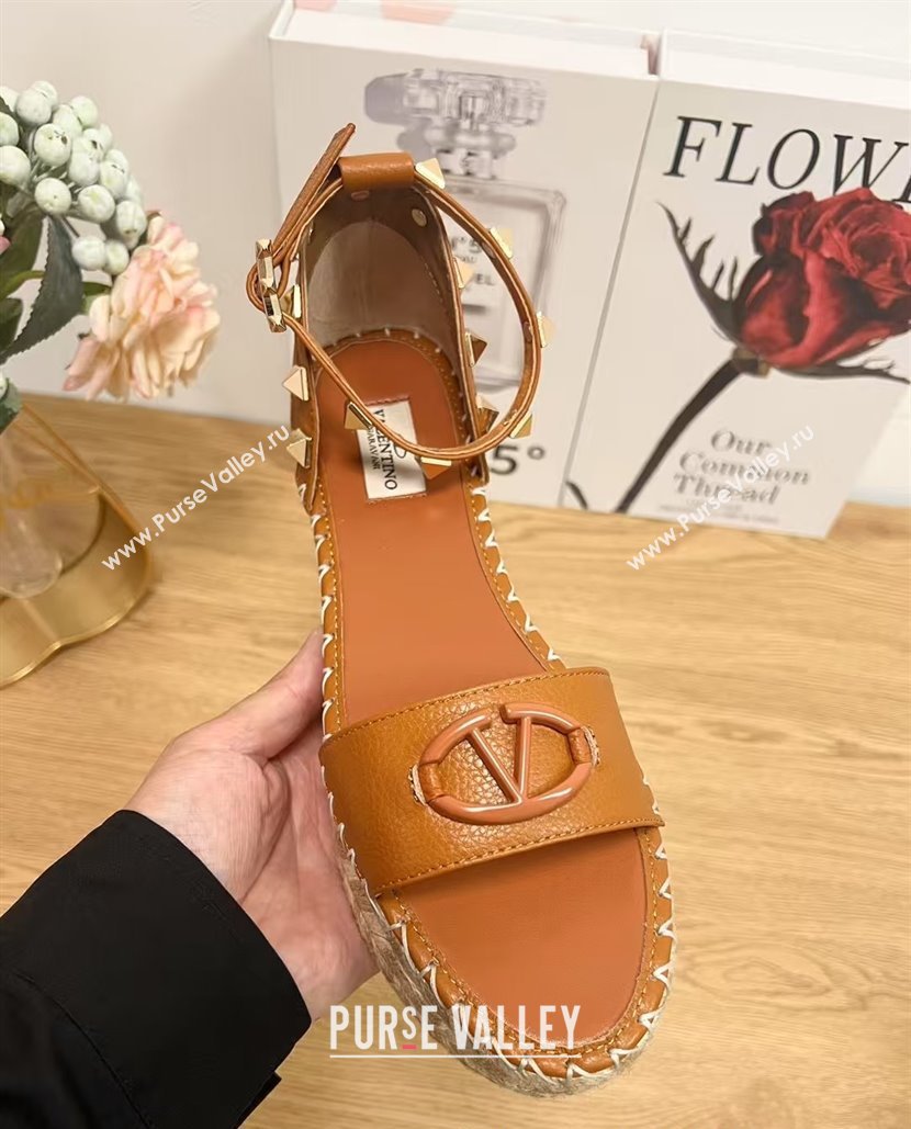 Valentino Vlogo Platform Espadrille Sandals in Grained Calfskin Brown 2025 0426 (JD-250426101)