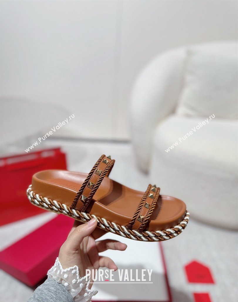 Valentino Rockstud Flat Slides Sandal in Calfskin and Cord Brown Upper 2025 VLTN042801 (MD-250428001)