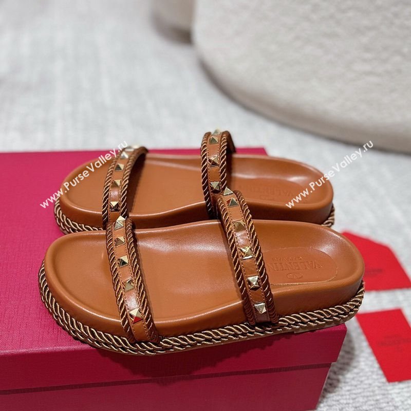 Valentino Rockstud Flat Slides Sandal in Calfskin and Cord Brown2 2025 VLTN042801 (MD-250428004)