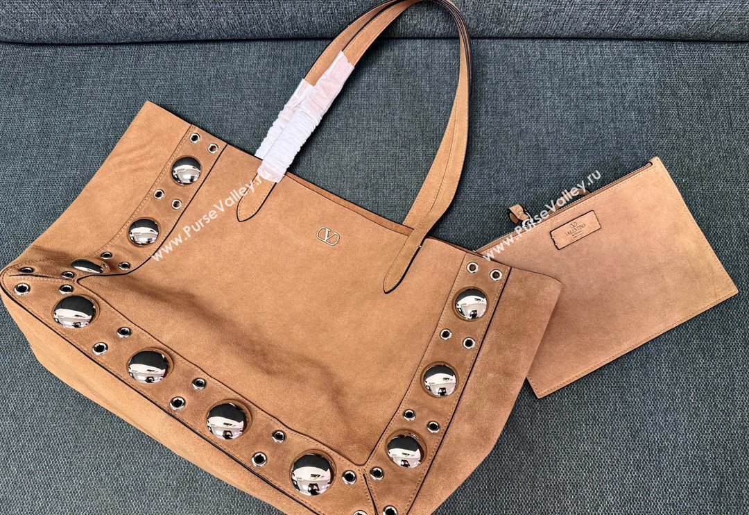 Valentino Medium Nellcôte Shopping Bag in Suede with Ball Studs Light Brown 2025 3177 (JD-250520069)