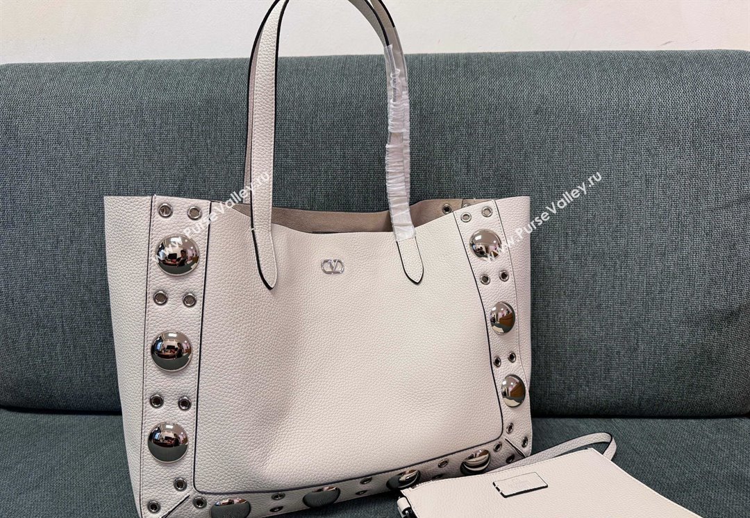 Valentino Medium Nellcôte Shopping Bag in Grainy Calfskin with Ball Studs White 2025 3177 (JD-250520066)