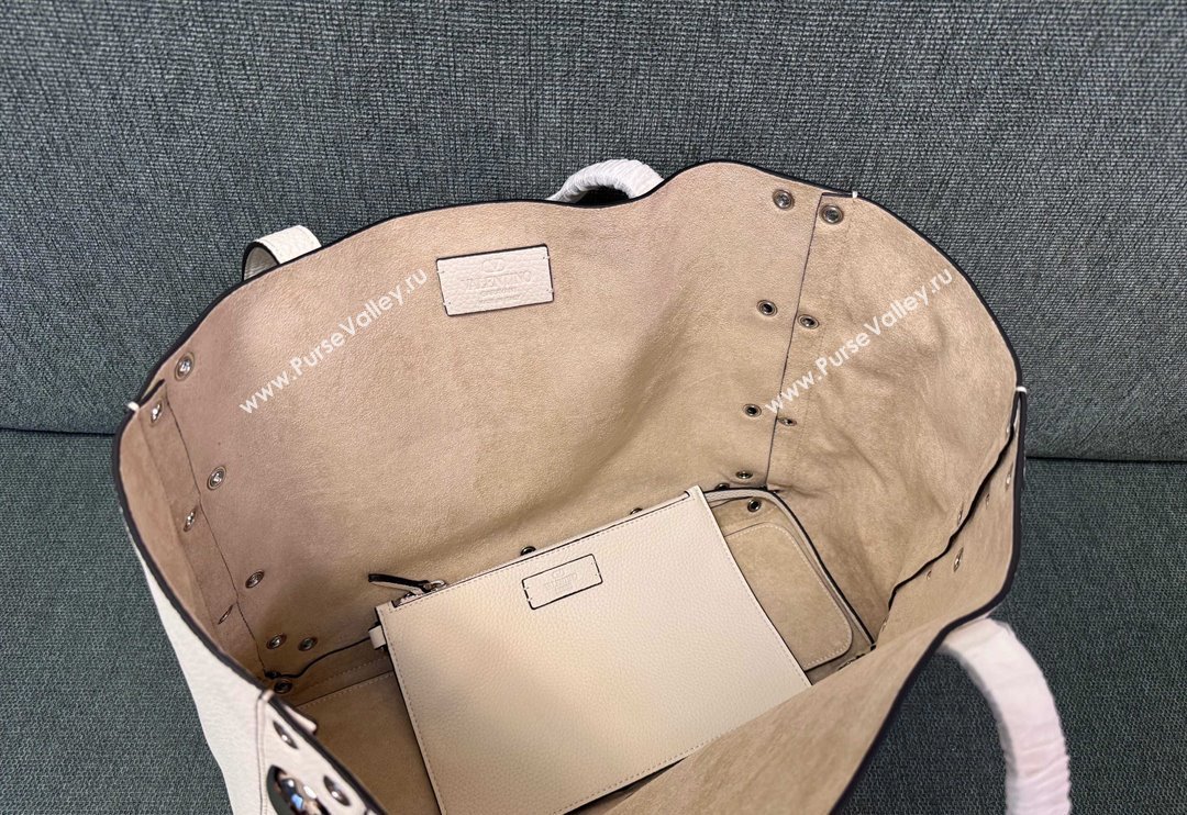 Valentino Medium Nellcôte Shopping Bag in Grainy Calfskin with Ball Studs White 2025 3177 (JD-250520066)