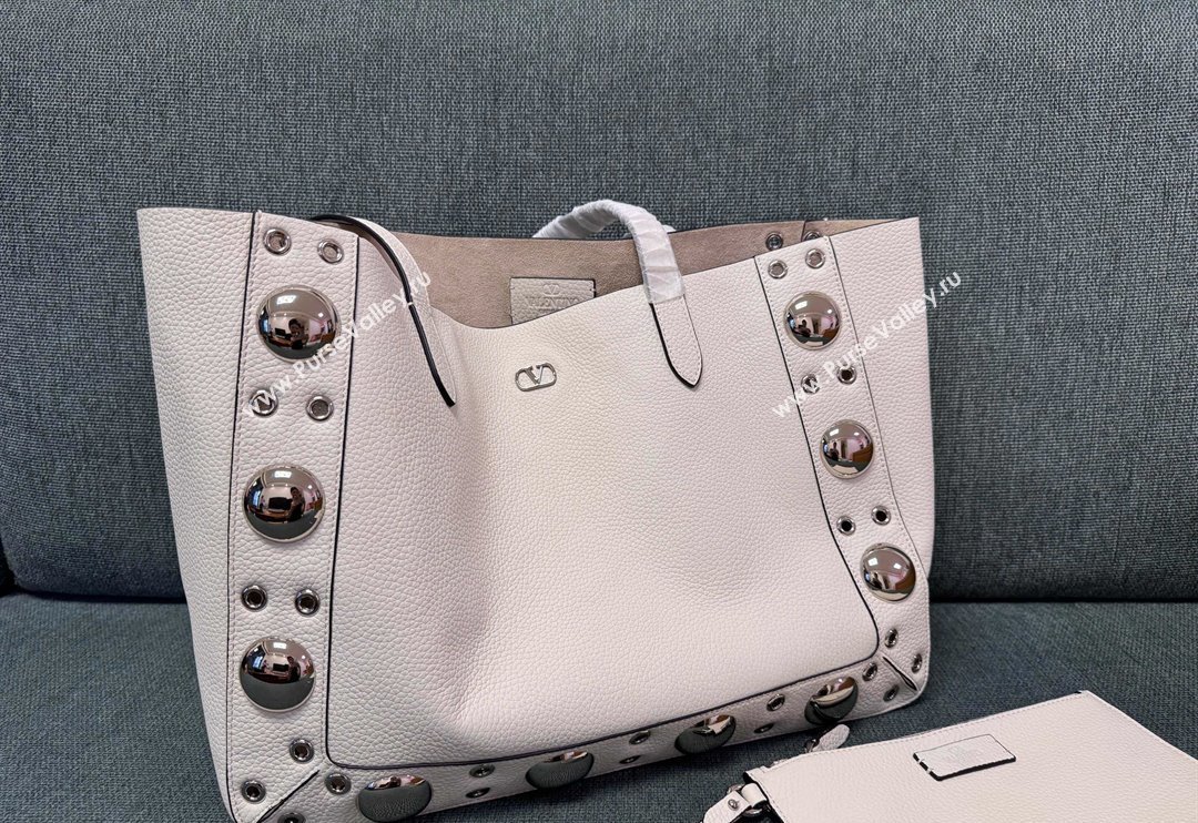 Valentino Medium Nellcôte Shopping Bag in Grainy Calfskin with Ball Studs White 2025 3177 (JD-250520066)