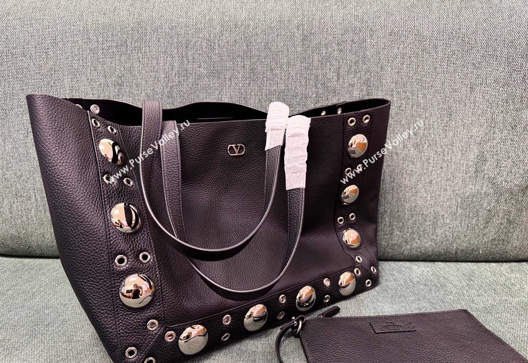 Valentino Medium Nellcôte Shopping Bag in Grainy Calfskin with Ball Studs Black 2025 3177 (JD-250520067)