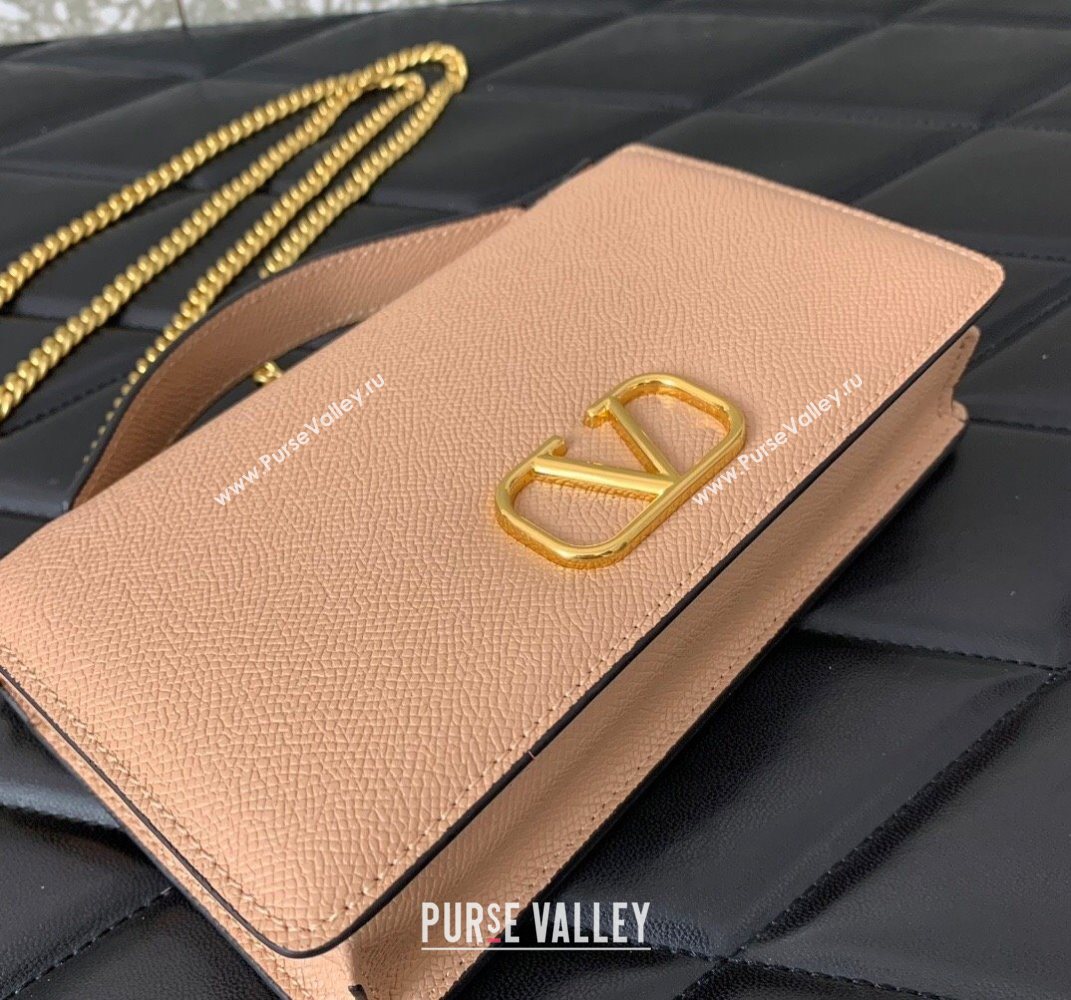 Valentino VLogo Signature Grainy Calfskin Wallet with Chain Apricot 2025 VLTN068 (LKF-250626021)