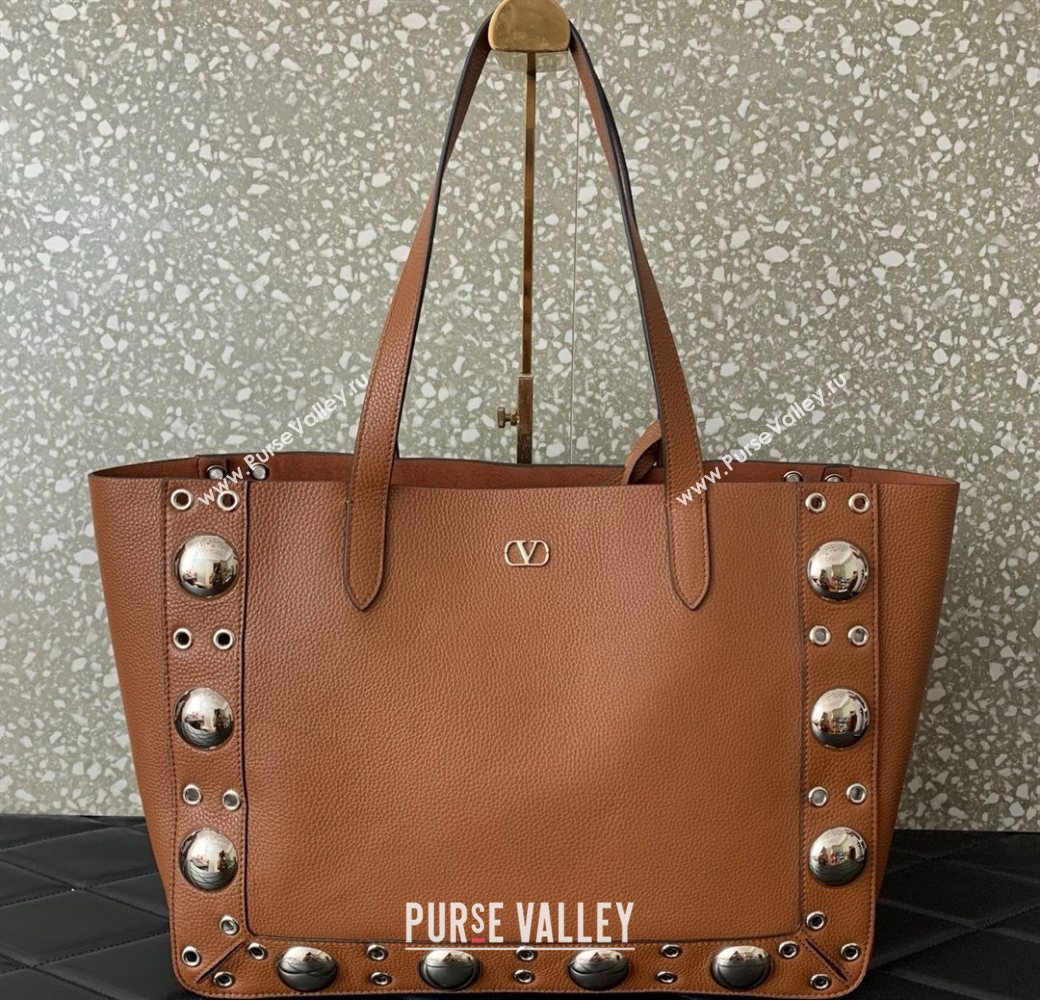 Valentino Medium Nellcôte Shopping Bag in Grainy Calfskin with Ball Studs Brown 2025 0076 (LKF-250626038)