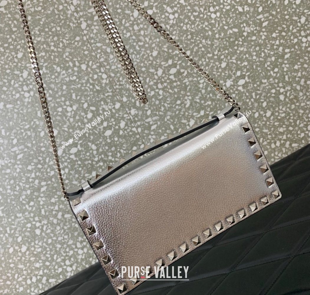Valentino Rockstud Wallet with Chain in Grainy Calfskin Silver 2025 VLTN098 (LKF-250626028)