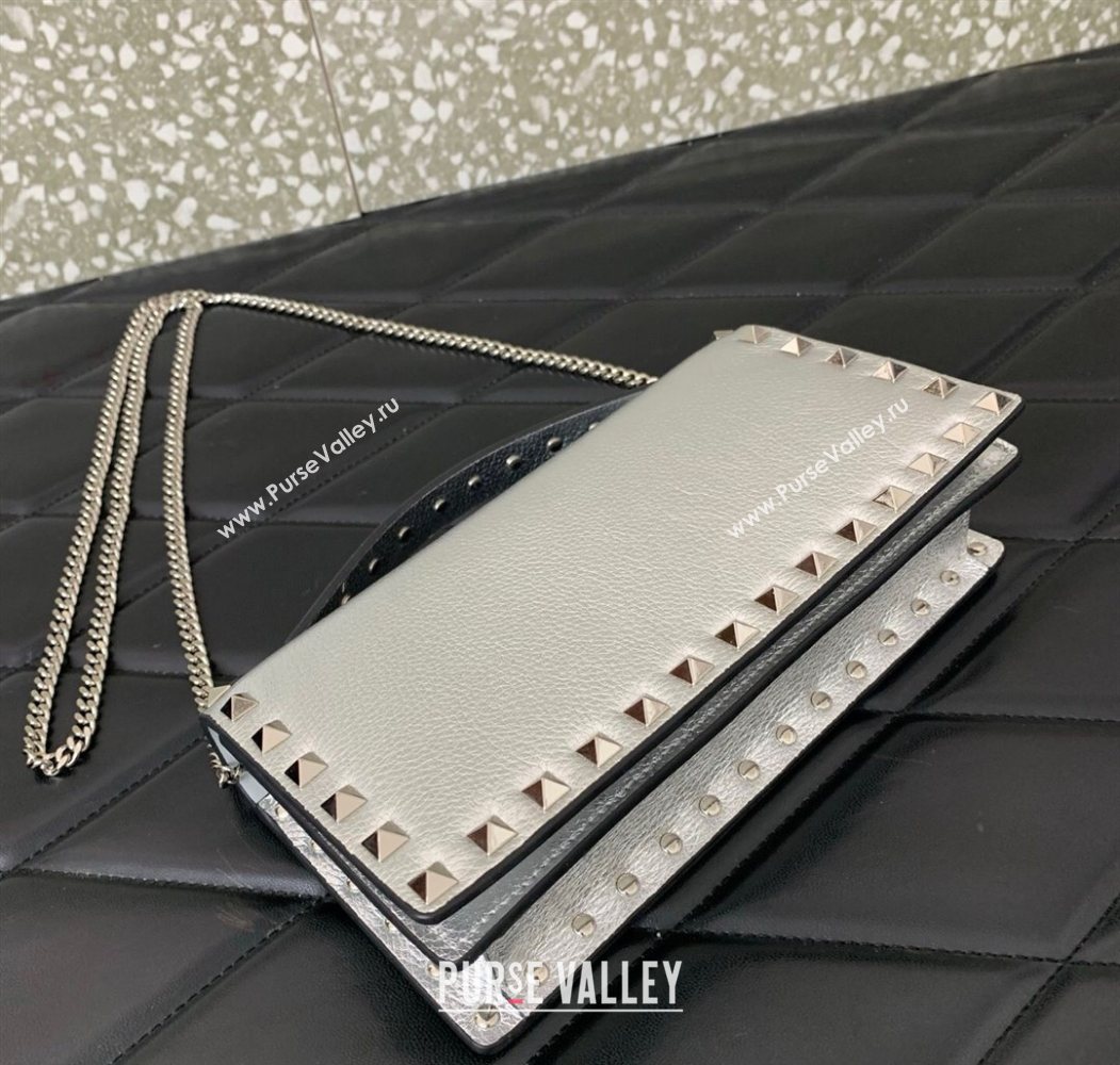 Valentino Rockstud Wallet with Chain in Grainy Calfskin Silver 2025 VLTN098 (LKF-250626028)