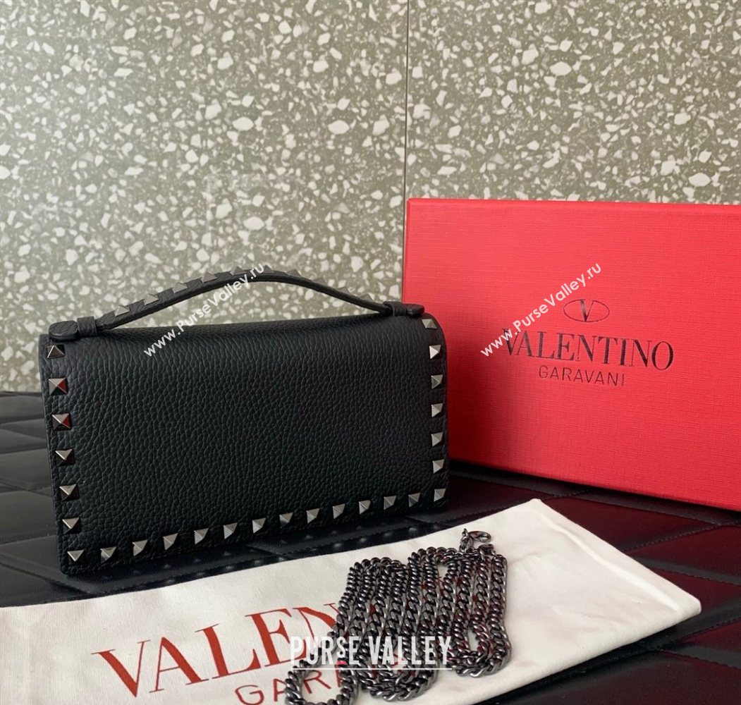 Valentino Rockstud Wallet with Chain in Grainy Calfskin Black/Gunmetal 2025 VLTN098 (LKF-250626029)