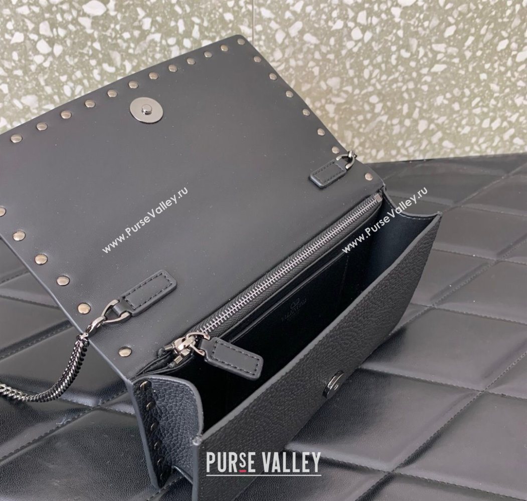 Valentino Rockstud Wallet with Chain in Grainy Calfskin Black/Gunmetal 2025 VLTN098 (LKF-250626029)