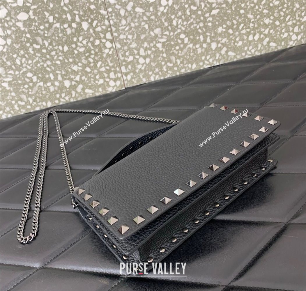 Valentino Rockstud Wallet with Chain in Grainy Calfskin Black/Gunmetal 2025 VLTN098 (LKF-250626029)