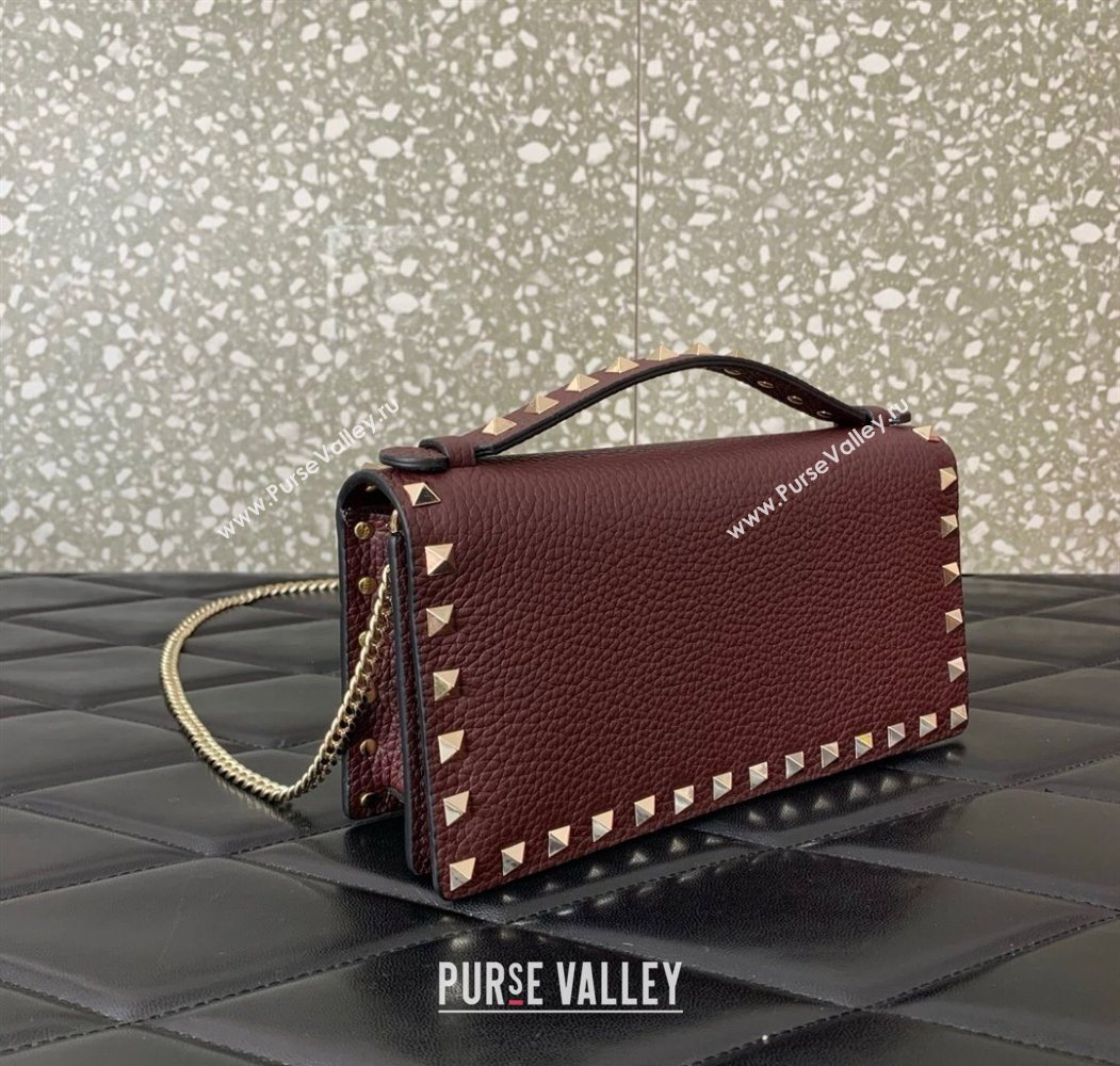 Valentino Rockstud Wallet with Chain in Grainy Calfskin Dark Burgundy 2025 VLTN098 (LKF-250626031)