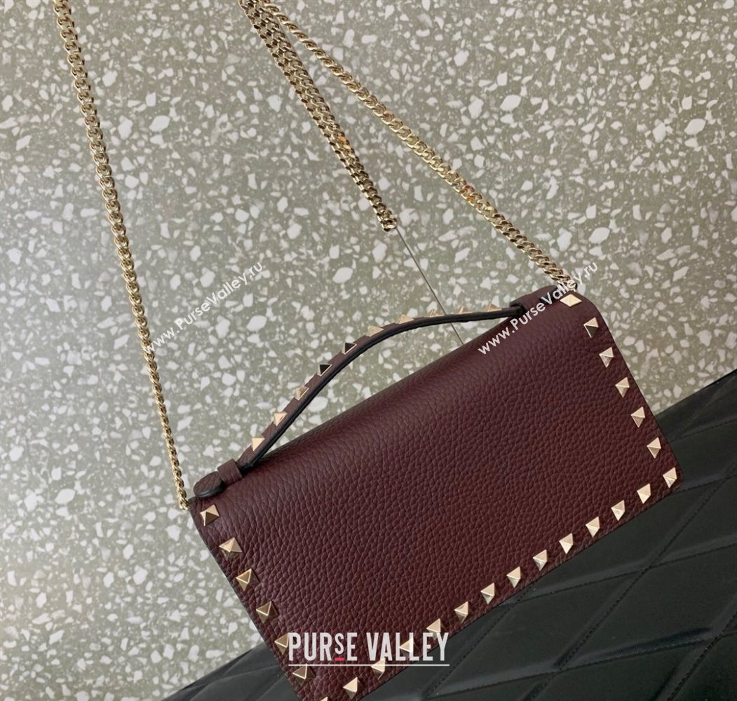 Valentino Rockstud Wallet with Chain in Grainy Calfskin Dark Burgundy 2025 VLTN098 (LKF-250626031)