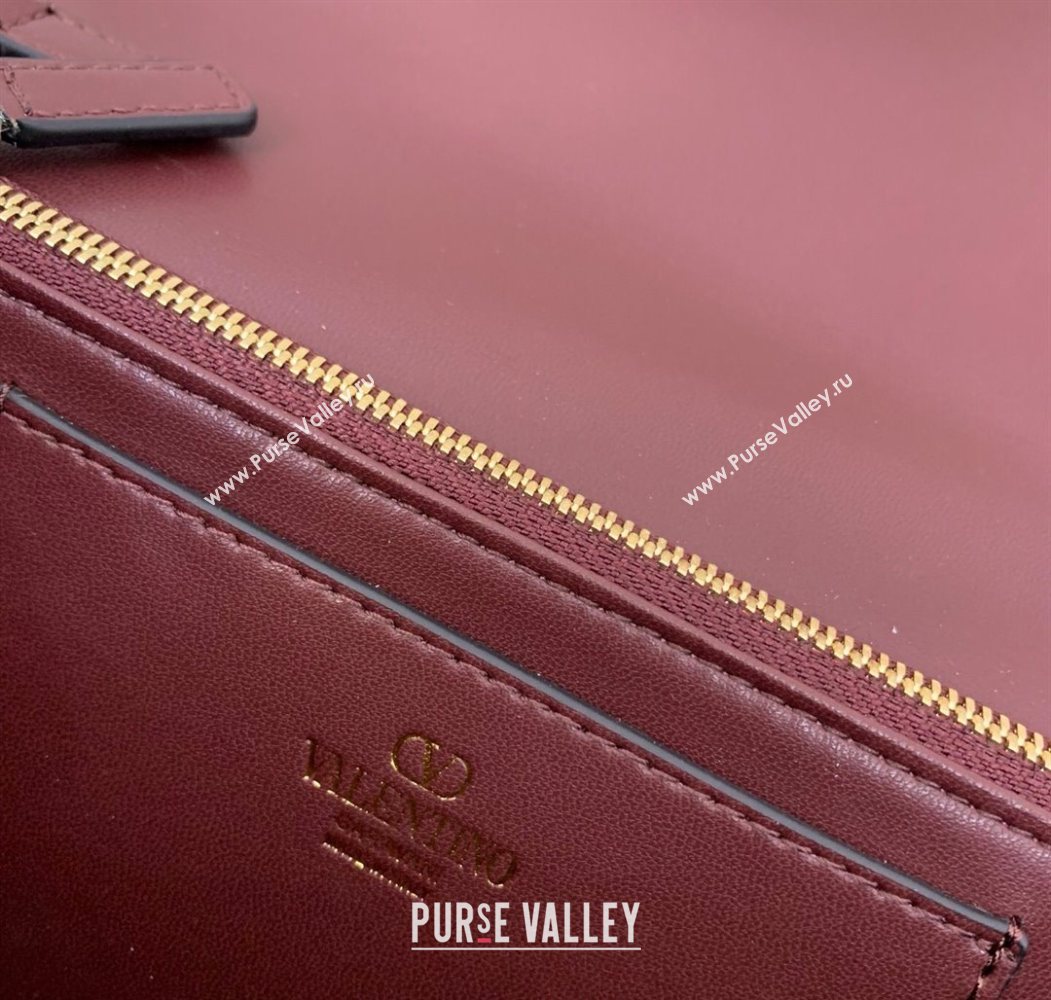 Valentino Rockstud Wallet with Chain in Grainy Calfskin Dark Burgundy 2025 VLTN098 (LKF-250626031)