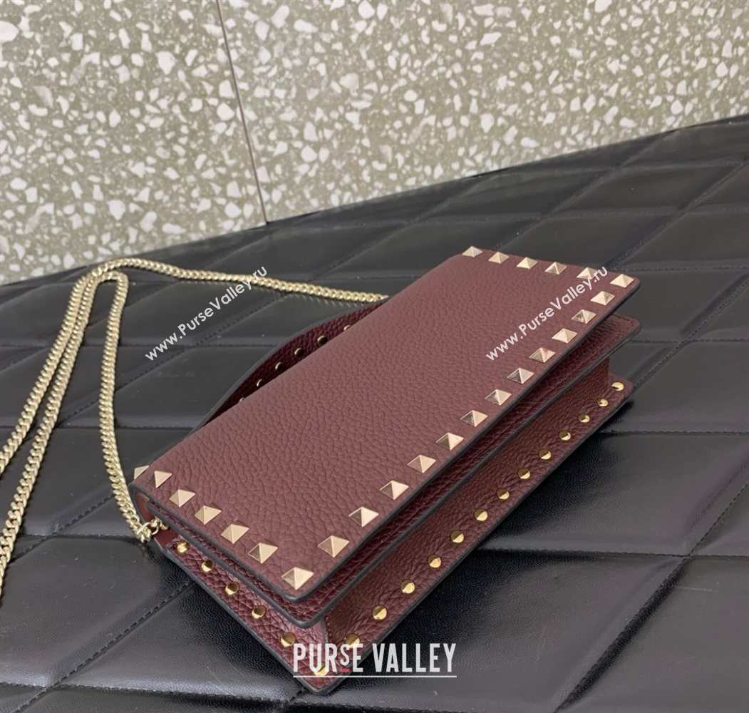 Valentino Rockstud Wallet with Chain in Grainy Calfskin Dark Burgundy 2025 VLTN098 (LKF-250626031)