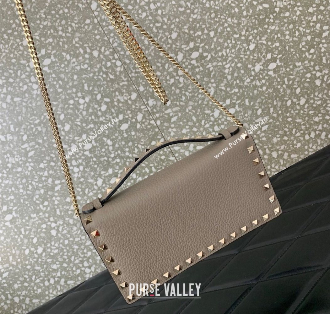 Valentino Rockstud Wallet with Chain in Grainy Calfskin Grey 2025 VLTN098 (LKF-250626032)