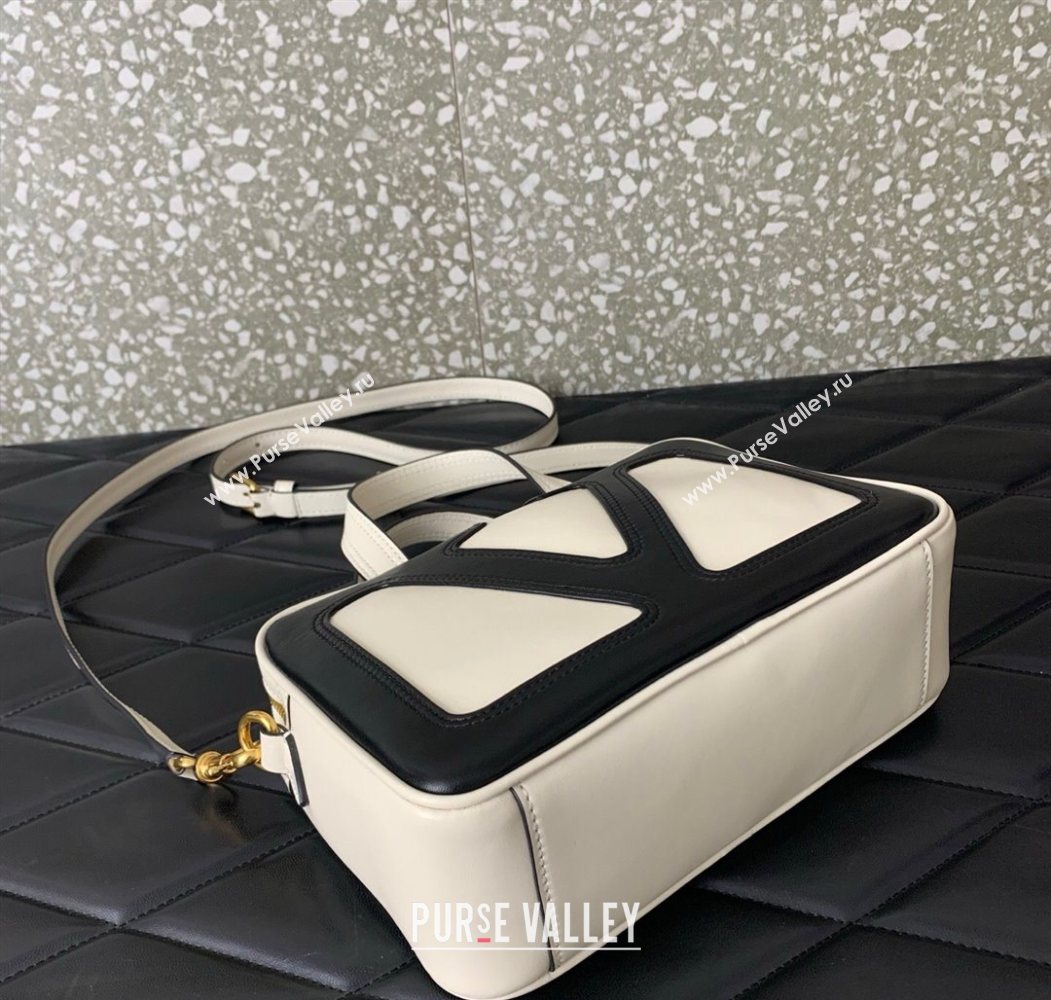 Valentino Viva Superstar Nappa Leather Handbag White/Black 2025 0015 (LKF-250626036)