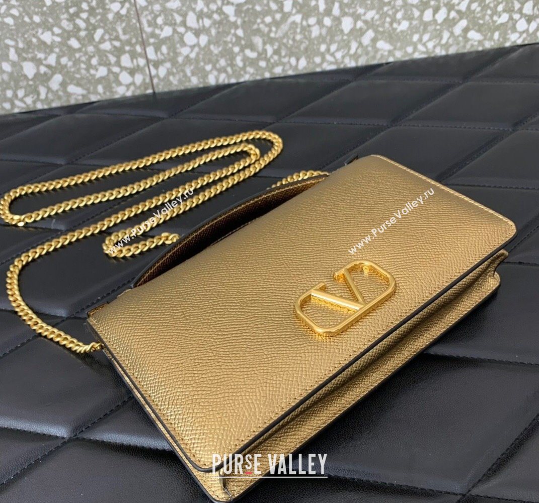 Valentino VLogo Signature Grainy Calfskin Wallet with Chain Gold Yellow 2025 VLTN068 (LKF-250626018)