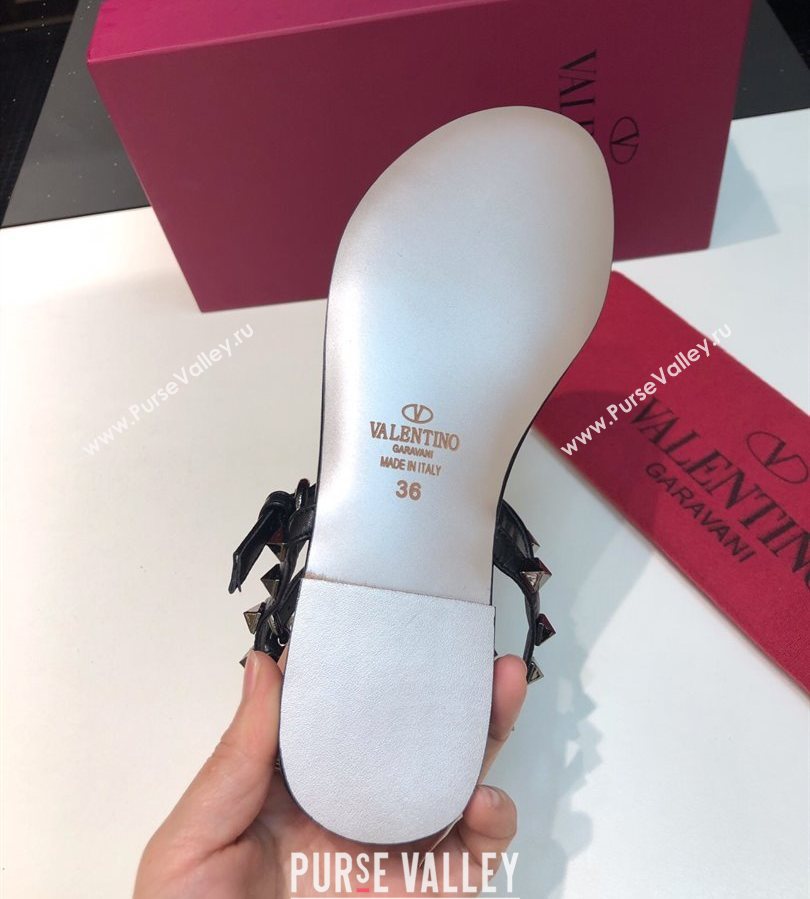 Valentino Classic Rockstud Flat Thong Sandals in Calfskin Leather with Ankle Strap Nude Pink 2025 0711 (XL-250711072)