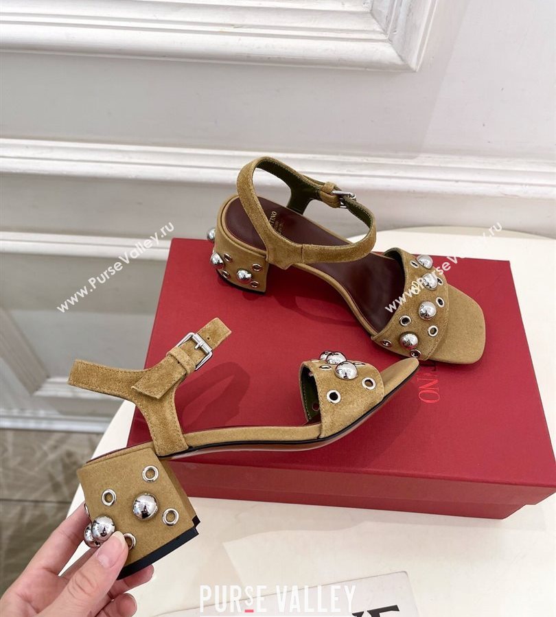 Valentino Nellcôte Heel Sandals 6cm in Suede with Ball Studs Light Brown 2025 (syt-250711050)