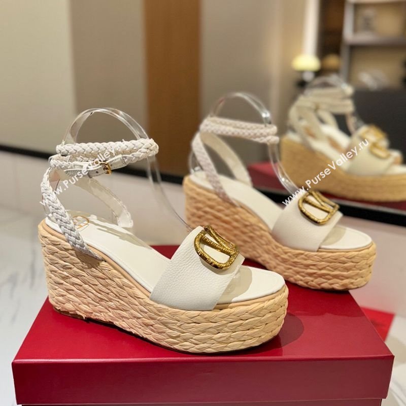 Valentino VLogo Grainy Calfskin Wedge Sandals 9cm White/Gold 2025 VA082113 (MD-250821126)