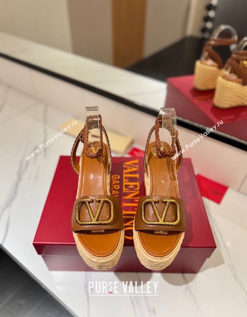 Valentino VLogo Grainy Calfskin Wedge Sandals 9cm Brown/Gold 2025 VA082113 (MD-250821127)