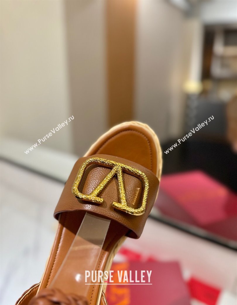 Valentino VLogo Grainy Calfskin Wedge Sandals 9cm Brown/Gold 2025 VA082113 (MD-250821127)
