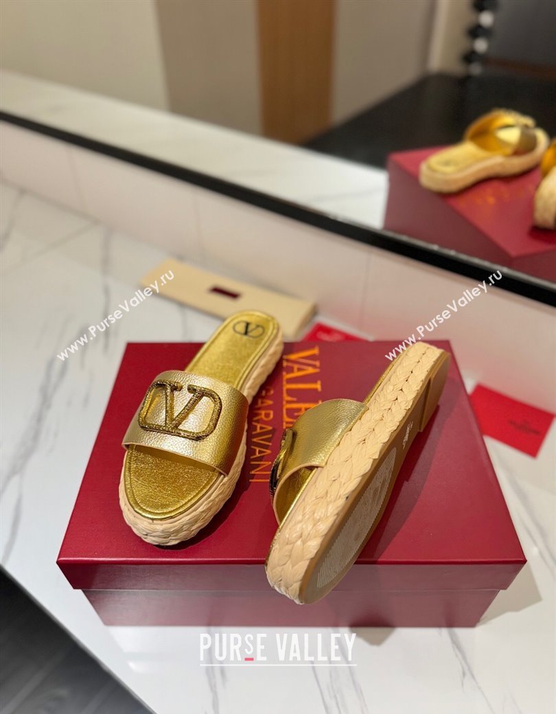 Valentino VLogo Grainy Calfskin Flat Slides Sandal Gold-Tone 2025 VA082114 (MD-250821136)