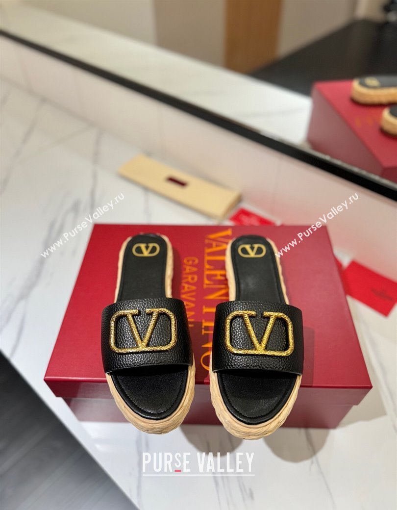Valentino VLogo Grainy Calfskin Flat Slides Sandal Black/Gold 2025 VA082114 (MD-250821140)