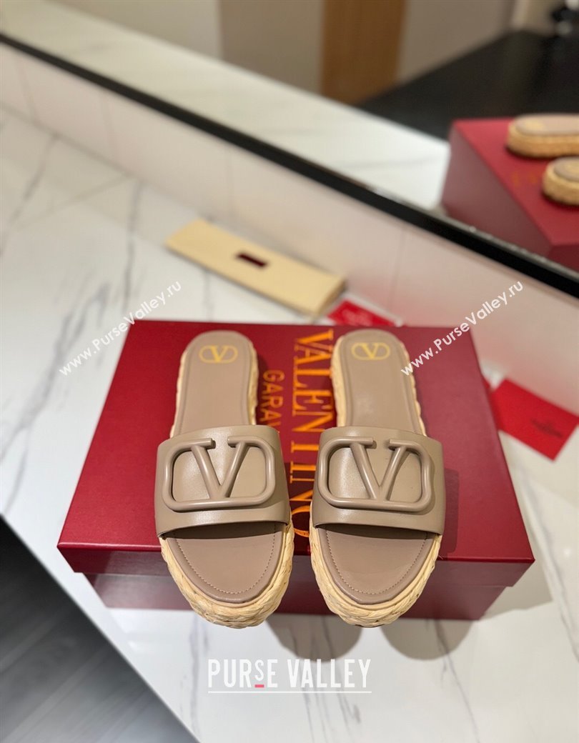 Valentino VLogo Calfskin Leather Flat Slides Sandal Dusty Beige 2 2025 VA082114 (MD-250821145)