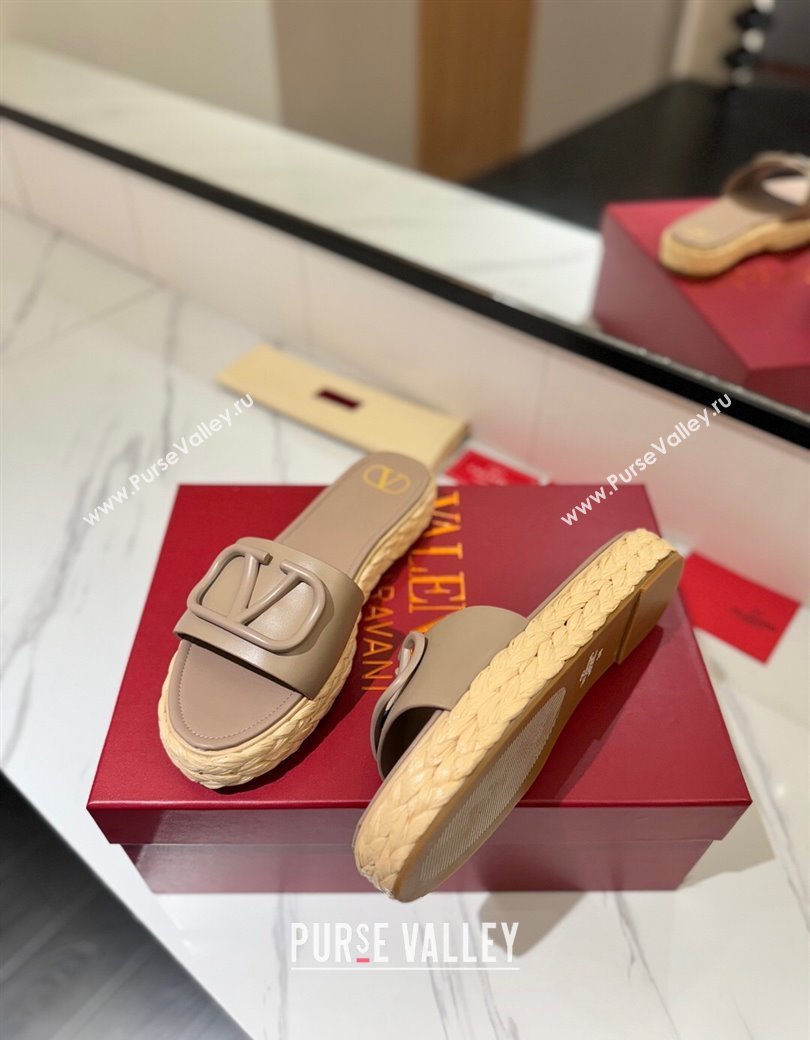 Valentino VLogo Calfskin Leather Flat Slides Sandal Dusty Beige 2 2025 VA082114 (MD-250821145)