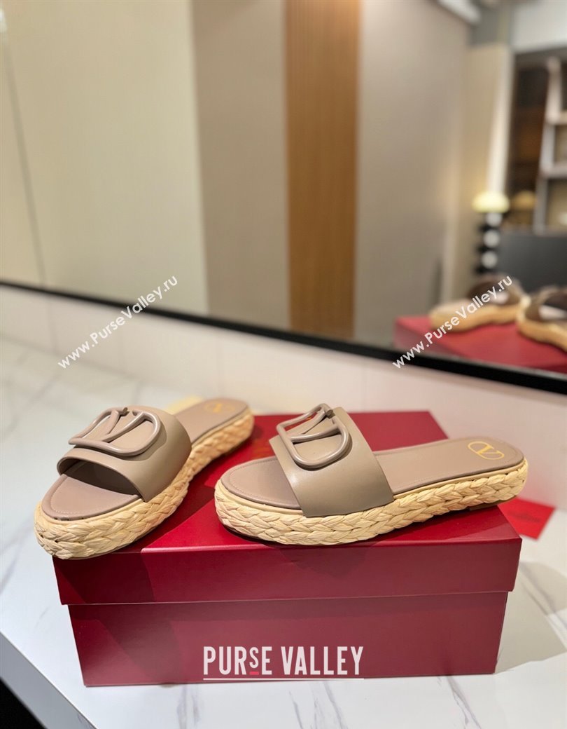 Valentino VLogo Calfskin Leather Flat Slides Sandal Dusty Beige 2 2025 VA082114 (MD-250821145)