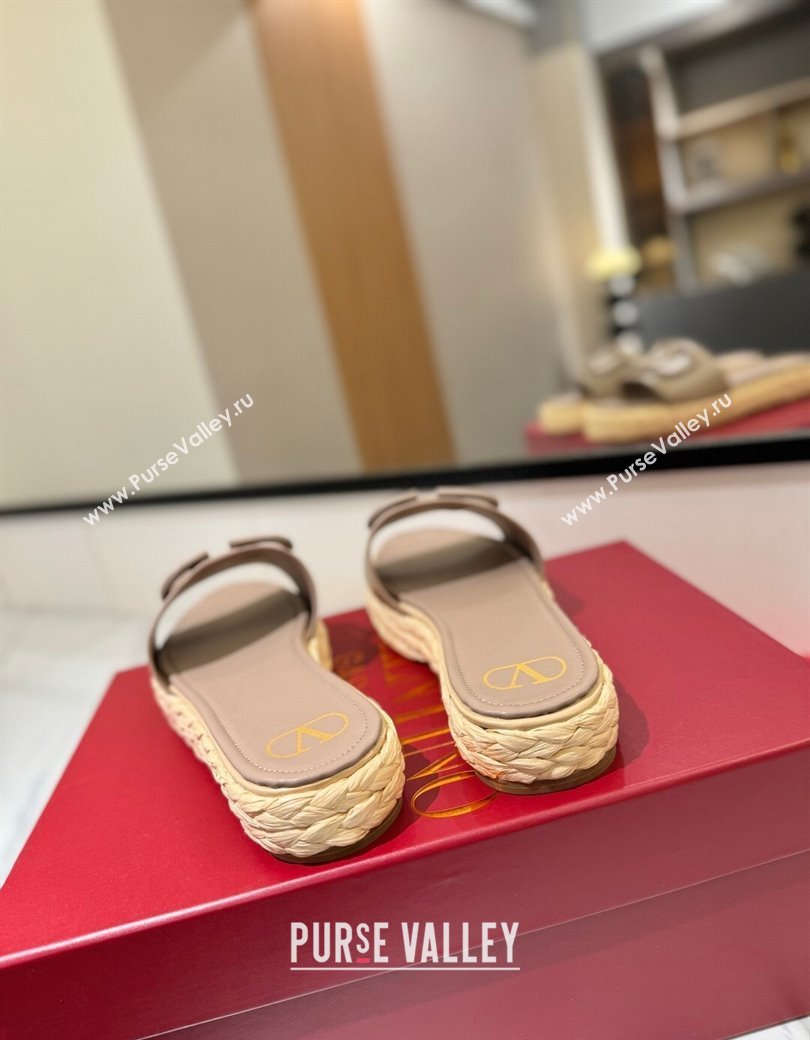 Valentino VLogo Calfskin Leather Flat Slides Sandal Dusty Beige 2 2025 VA082114 (MD-250821145)