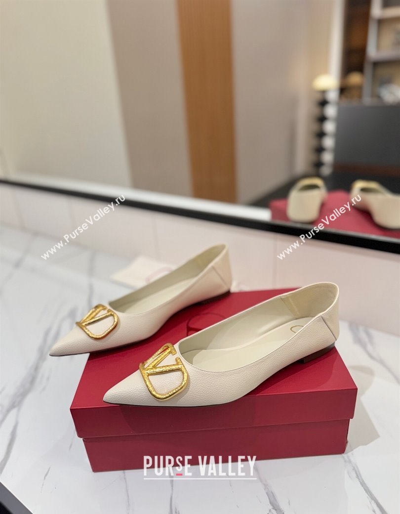Valentino VLogo Signature Flat Shoes in Grained Calfskin White 2025 VA082103 (MD-250821018)