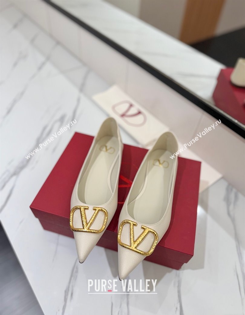 Valentino VLogo Signature Flat Shoes in Grained Calfskin White 2025 VA082103 (MD-250821018)