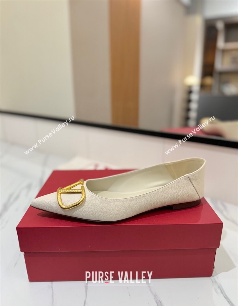 Valentino VLogo Signature Flat Shoes in Grained Calfskin White 2025 VA082103 (MD-250821018)