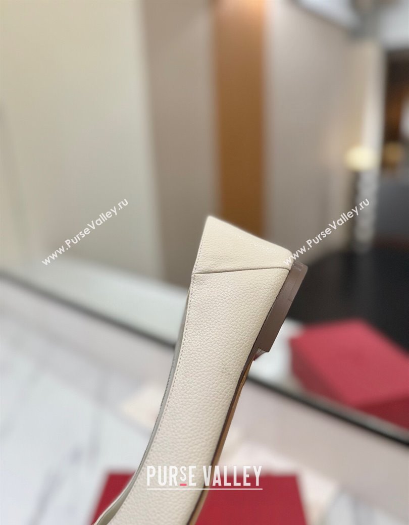 Valentino VLogo Signature Flat Shoes in Grained Calfskin White 2025 VA082103 (MD-250821018)