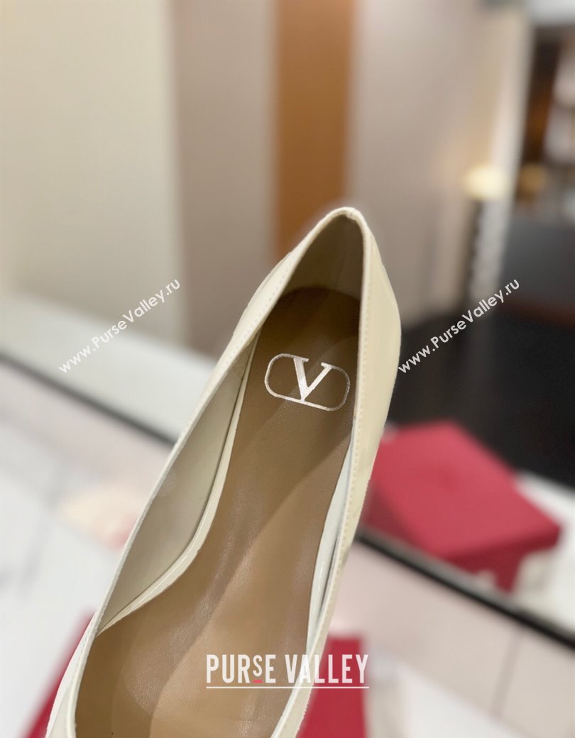 Valentino VLogo Signature Flat Shoes in Patent Calfskin White 2025 VA082104 (MD-250821021)