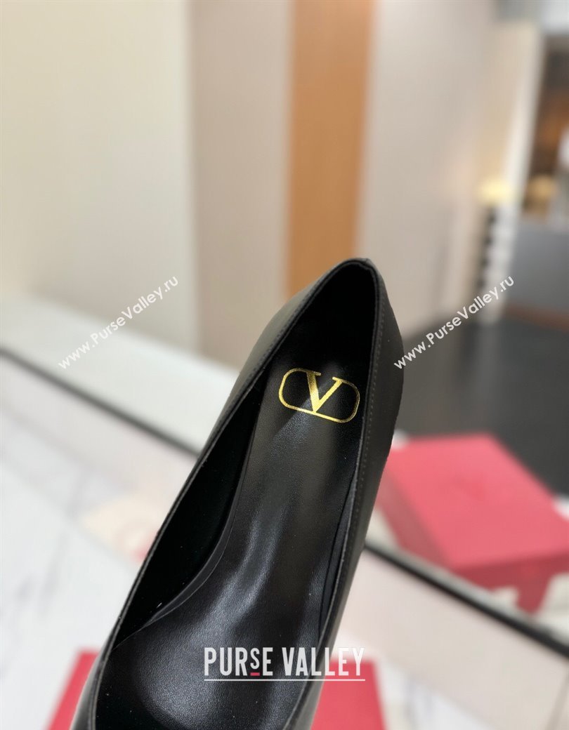 Valentino VLogo Signature Flat Shoes in Calfskin Leather All Black 2025 VA082104 (MD-250821023)