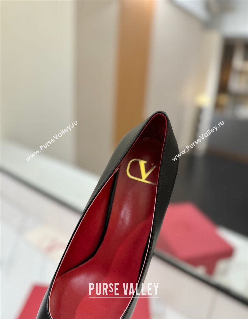 Valentino VLogo Signature Pumps 7.5cm in Calfskin Leather Black2 2025 VA082104 (MD-250821029)