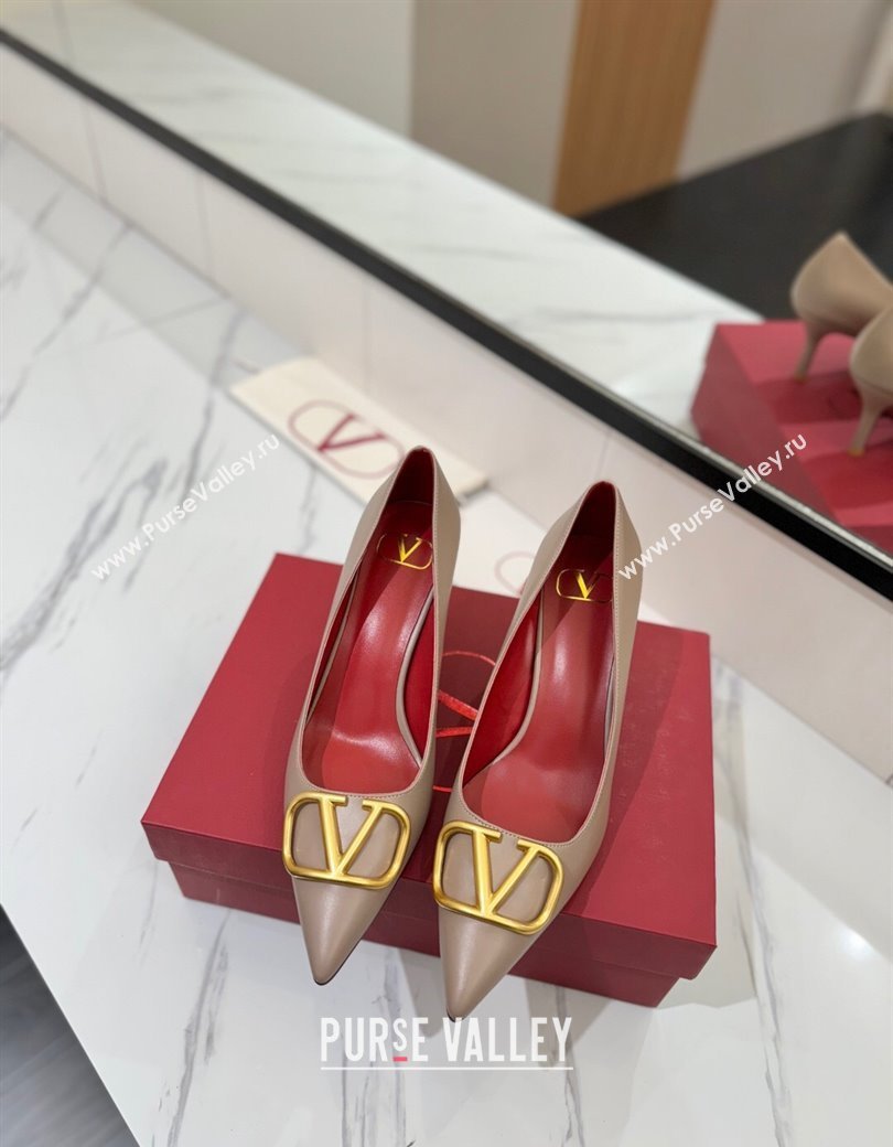 Valentino VLogo Signature Pumps 7.5cm in Calfskin Leather Dusty Beige 2025 VA082104 (MD-250821031)