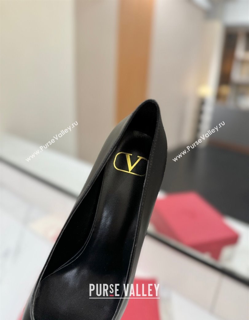 Valentino VLogo Signature Pumps 4.5cm in Calfskin Leather All Black 2025 VA082104 (MD-250821042)