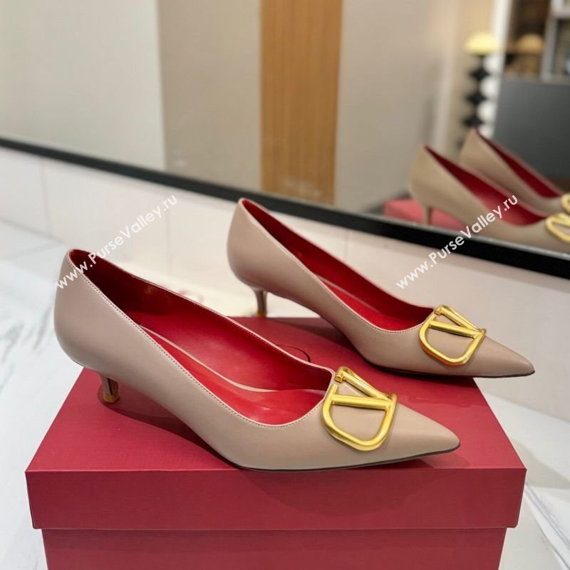 Valentino VLogo Signature Pumps 4.5cm in Calfskin Leather Dusty Beige/Gold 2025 VA082104 (MD-250821047)