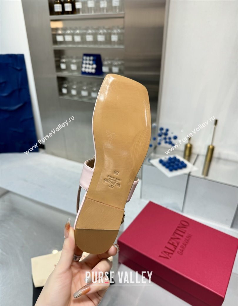Valentino Vlogo Signature Flat Thong Sandals in Calfskin Light Pink 2025 0902 (XL-250902052)